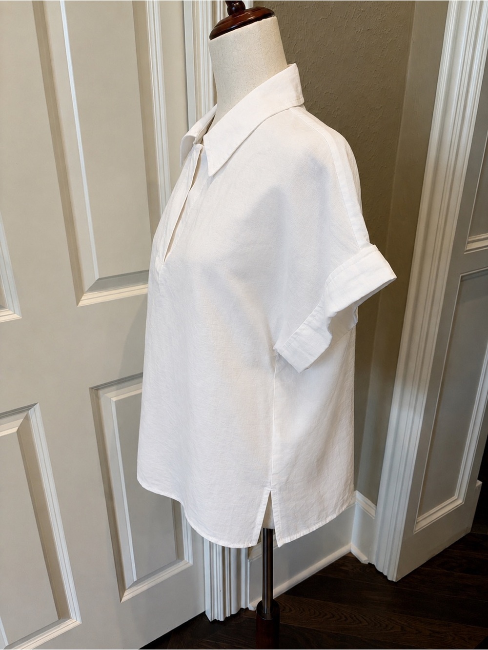Banana Republic Factory White Linen-Blend Notch V Collared Top - Picture 3 of 6